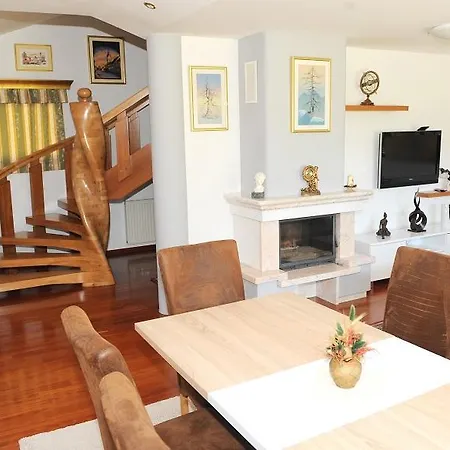 Villa Vila Lenart *