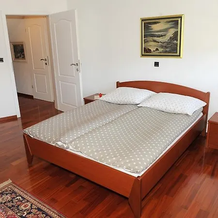 Villa Vila Lenart *